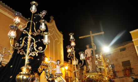 Simbolismo y costaleros distinguen la Procesión de la Redención
