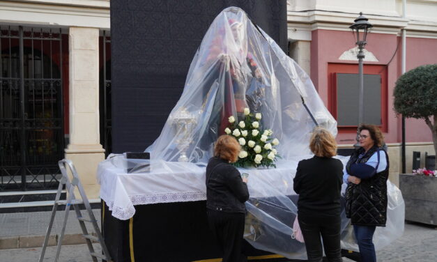 La meteorología va respetando la mayoría de actos de Semana Santa