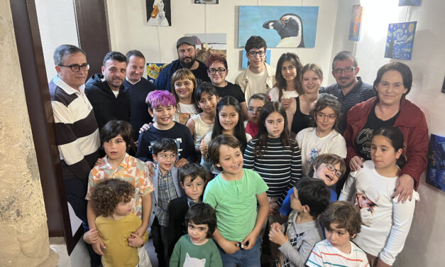 “Amar el arte” muestra la creatividad de los alumnos que hacen de la pintura su pasatiempo