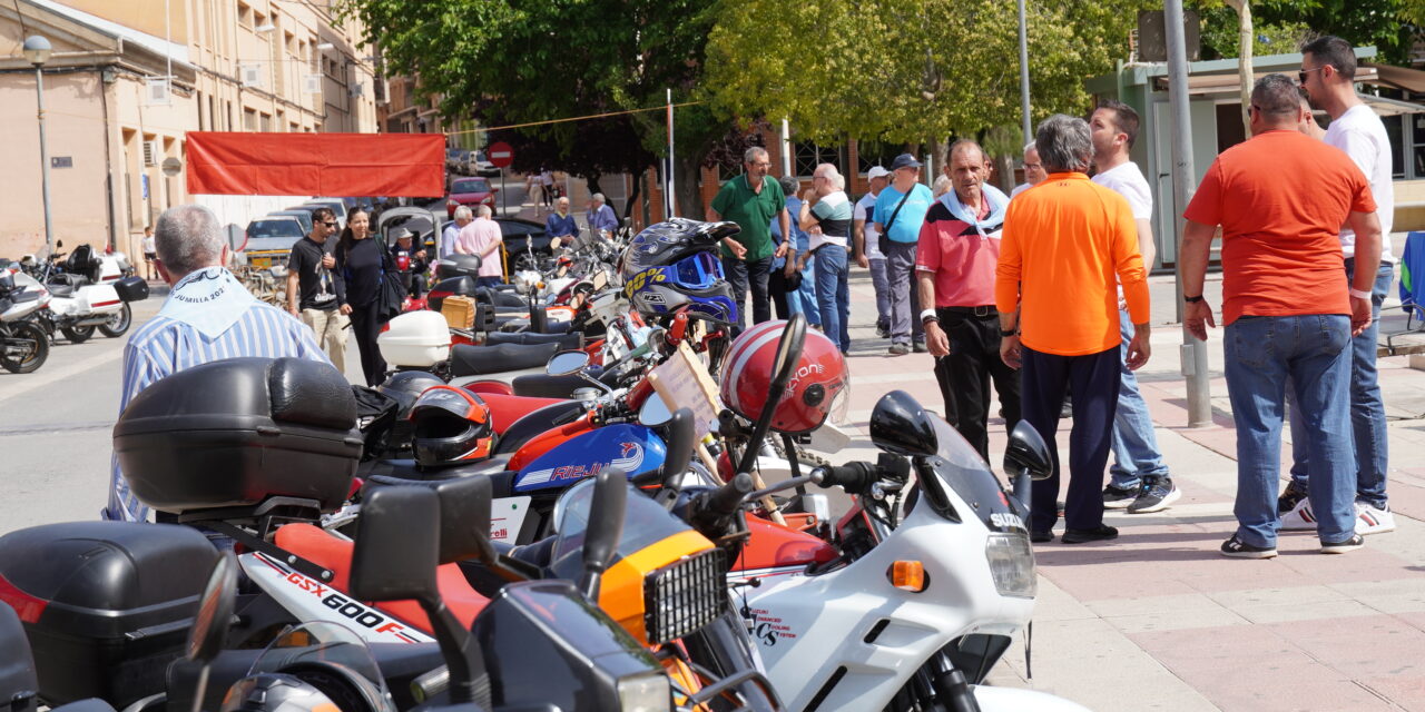 El barrio San Fermín celebra la que es ya su VIII concentración de motos clásicas