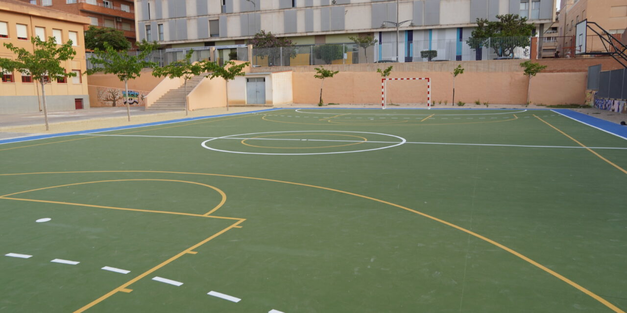 El Ayuntamiento finaliza las obras de mejora de una de las pistas del CEIP Carmen Conde