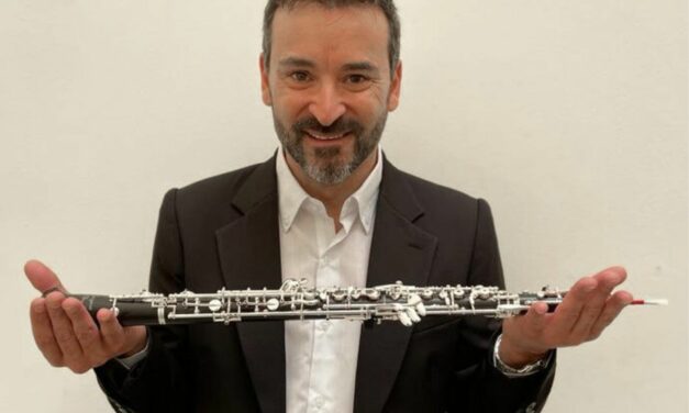 El profesor Juan Manuel Sánchez Baeza imparte un curso de oboe este sábado