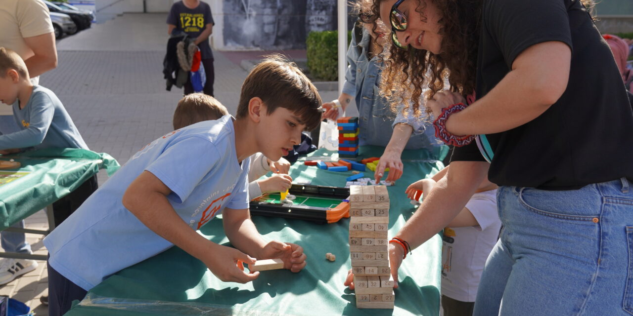 A pesar de aplazarse al domingo por la tormenta, el Día de las Familias contó con gran asistencia de público