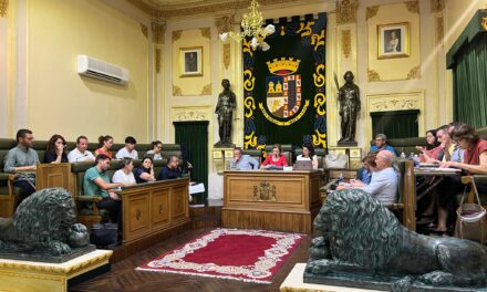 El pleno aprueba una moción sobre ayudas directas al sector agrario