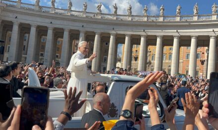 Representantes de la Semana Santa de Jumilla realizan una peregrinación a Roma