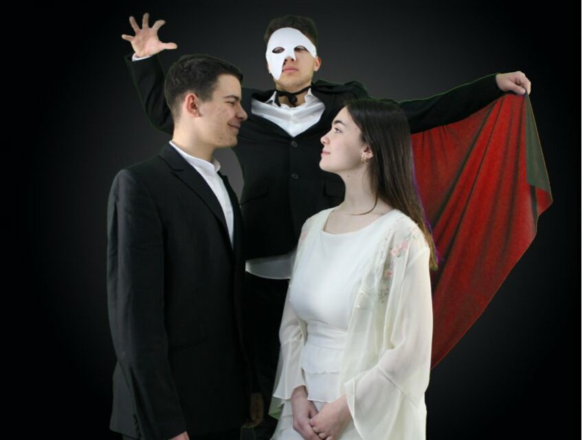 El IES Infanta Elena lleva a escena ‘El fantasma de la ópera’