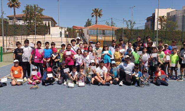 El Campus de Tenis ha reunido a 60 inscritos en cada jornada