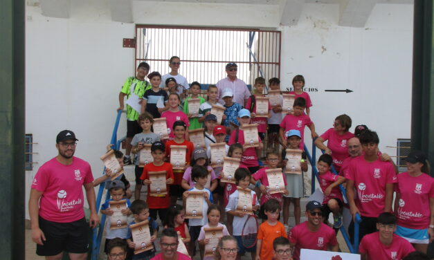 Los torneos de Pequetenis aseguran el futuro de este deporte en el municipio