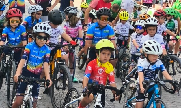 Jumilla reunió a 150 ciclistas en su exhibición de Escuelas