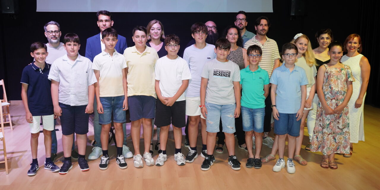 Veinte alumnos de la Escuela se gradúan y ahora empiezan sus estudios profesionales