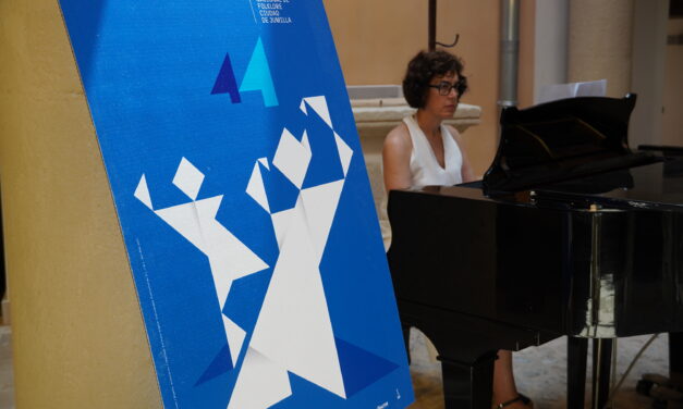 A ritmo del ‘Fandango jumillano’ al piano, se presenta el cartel del 44 FNF Ciudad de Jumilla