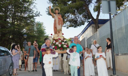 Vecinos del barrio de San Juan rinden honores al patrón que les da nombre
