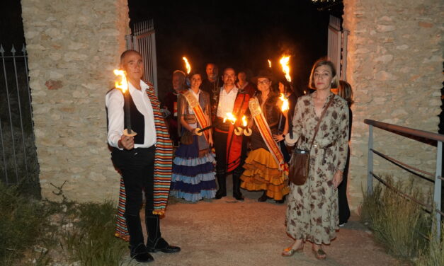 La Noche de las Antorchas da paso al ‘estallido’ de Moros y Cristianos este fin de semana