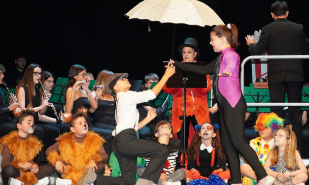 Músicos de la escuela y conservatorio convierten el Teatro Vico en un circo
