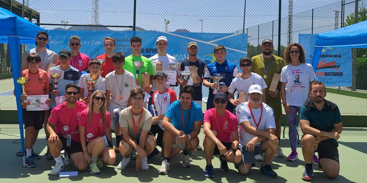El Open de Tenis de Jumilla cita a medio centenar de raquetas