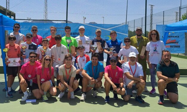 El Open de Tenis de Jumilla cita a medio centenar de raquetas