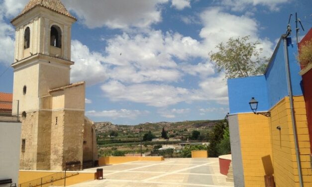 La Plaza Santa María luce renovada tras los últimos trabajos de acondicionamiento y pintura