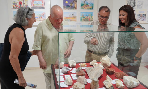 Ángel Francisco Cutillas comparte ‘retazos’ de su vida en una exposición