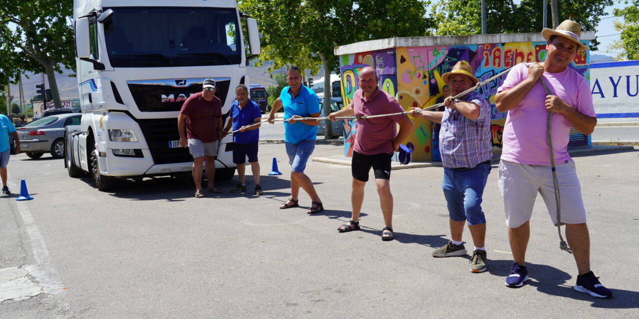Los conductores ultiman el desfile de camiones para este sábado tarde