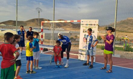 El Barrio de Santiago cuenta con una nueva pista deportiva, inaugurada con un torneo de fútbol