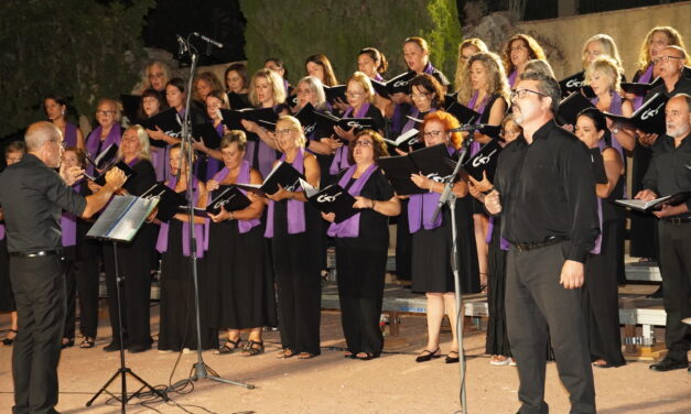 La Coral Discantus triunfó con un concierto en Santa Ana del Monte