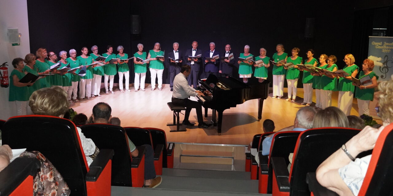 Unión entre las voces corales de Torrevieja y de la Coral Canticorum