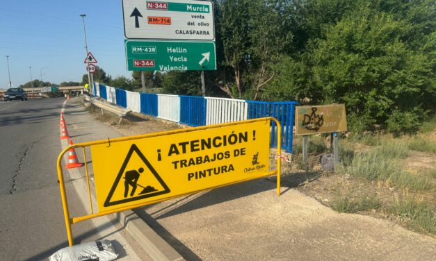 El Ayuntamiento intensifica los trabajos de pintura para mejorar la seguridad vial y estética