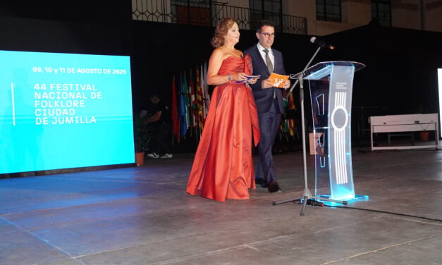 El vino se erige como hilo conductor del 44 Festival Nacional de Folklore de Jumilla