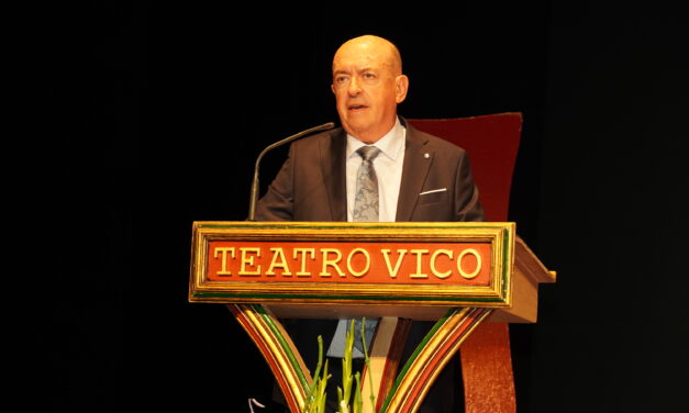 Manolo H.H. ofrece un pregón familiar, entrañable y simpático