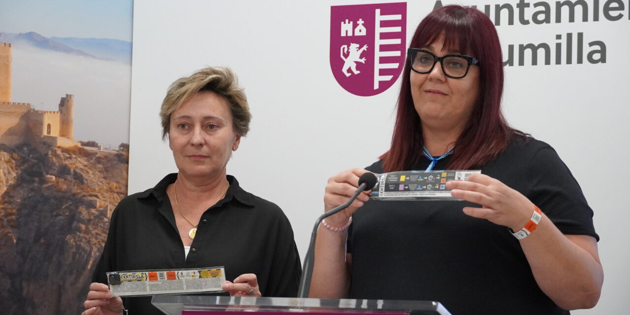 Política Social presenta la pulsera Centinela para detectar si alguien ha echado drogas en tu bebida