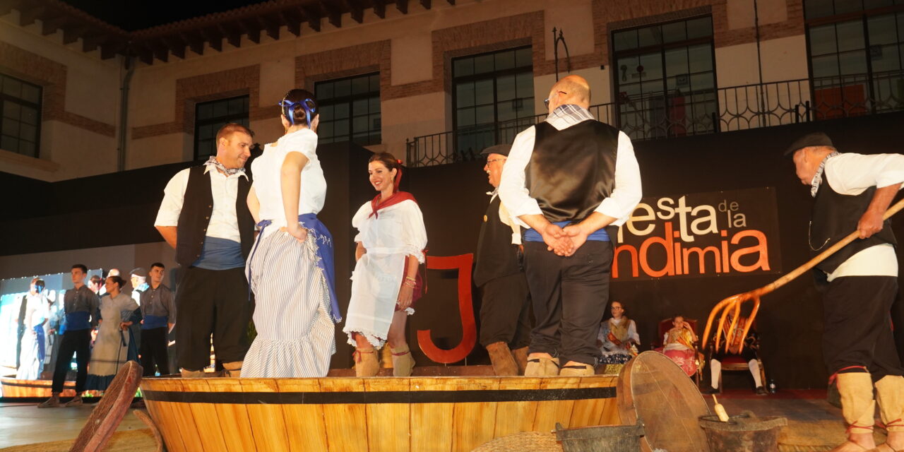 La Ofrenda de Uvas representa la forma tradicional de elaborar el vino