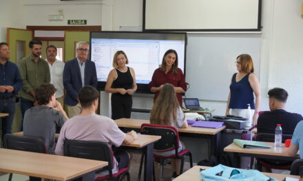 La consejera de Agricultura y la alcaldesa inauguran el curso del CIFEA