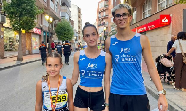 Tercer peldaño del podio para Juan Guardiola y Elena Carcelén en el Cross de Sax
