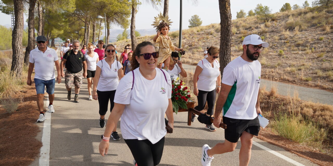 La Federación de Peñas convoca a los peñeros el domingo, a la romería del Niño de las Uvas hasta Santa Ana