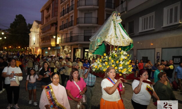 Más de un millar de ecuatorianos celebran en Jumilla la festividad de la Virgen del Cisne. (Galería de fotos)
