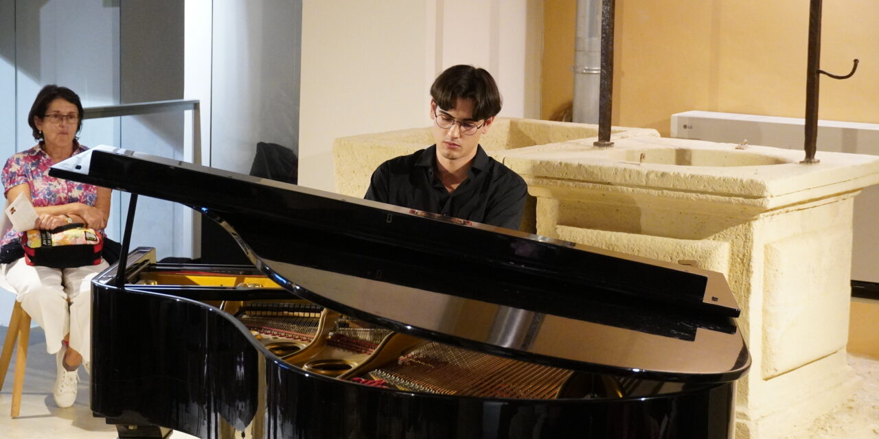 Julián Santos, Beethoven y Liszt, unidos en ‘Tres miradas al infinito’ con el piano de Andrés Palao