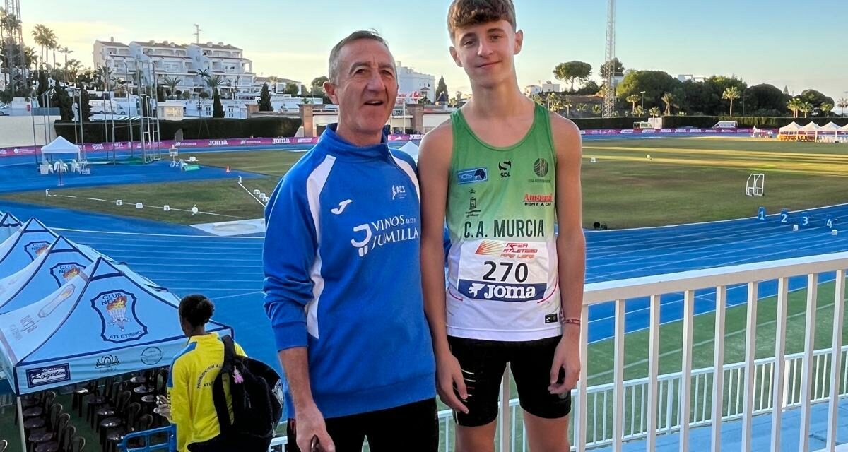 Alejandro Pérez, mejor marca personal en altura en Nerja