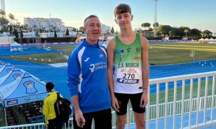 Alejandro Pérez, mejor marca personal en altura en Nerja