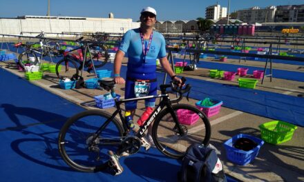 Antonio Pérez compite en el exigente ICAN Triathlon Gandía