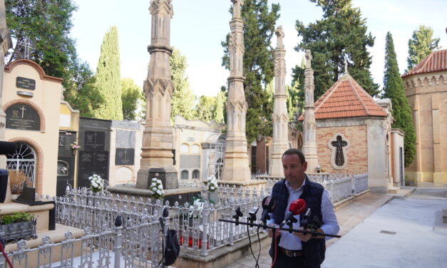 Servicios acondiciona y mejora el cementerio de cara a la festividad de Todos los Santos