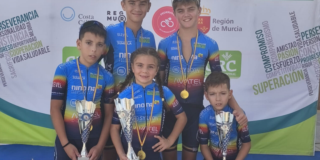La Escuela de Ciclismo finaliza la temporada 2025 con tres podios