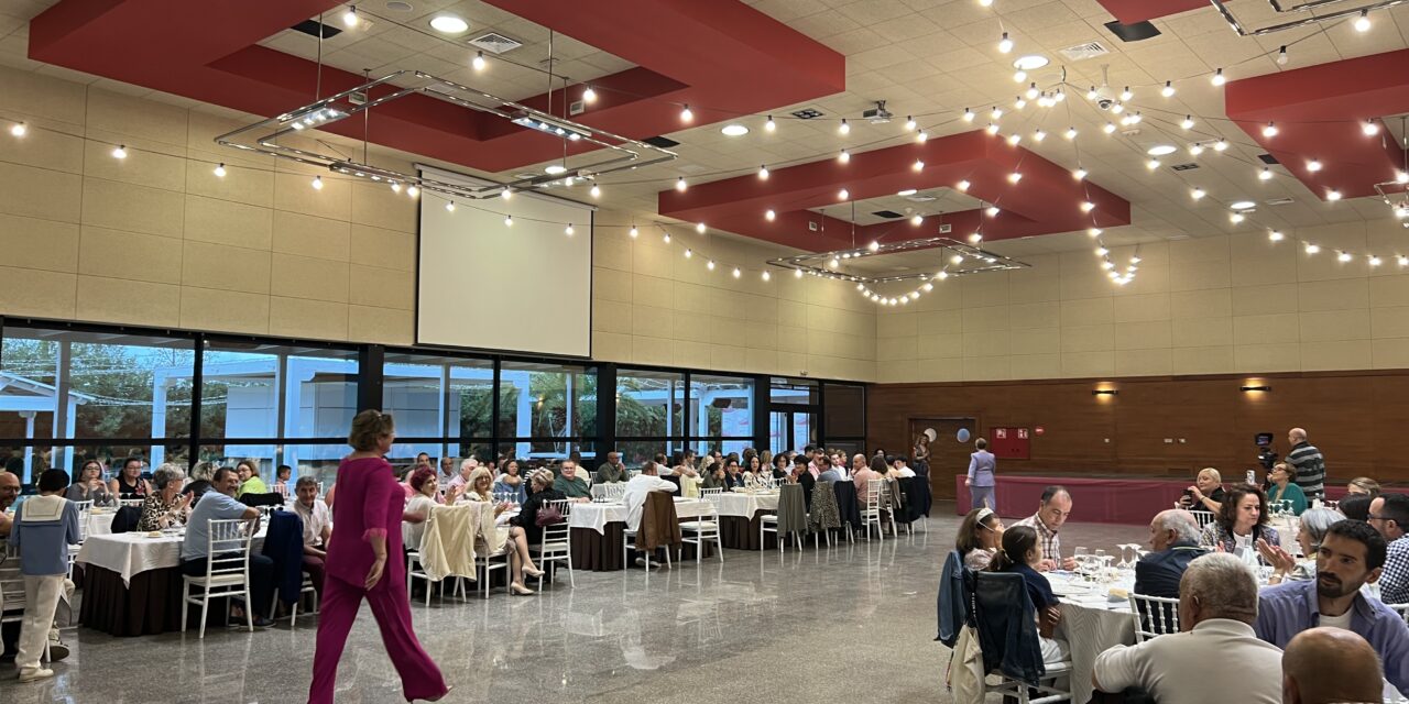 Asamju reúne a usuarios, vecinos y artistas en su Gala Solidaria en apoyo a la salud mental en Jumilla