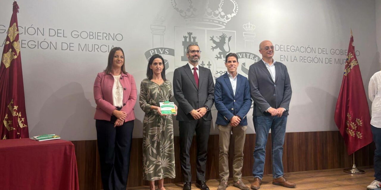 El CEIP Príncipe Felipe recibe la distinción de Oro Stars de la Dirección General de Tráfico