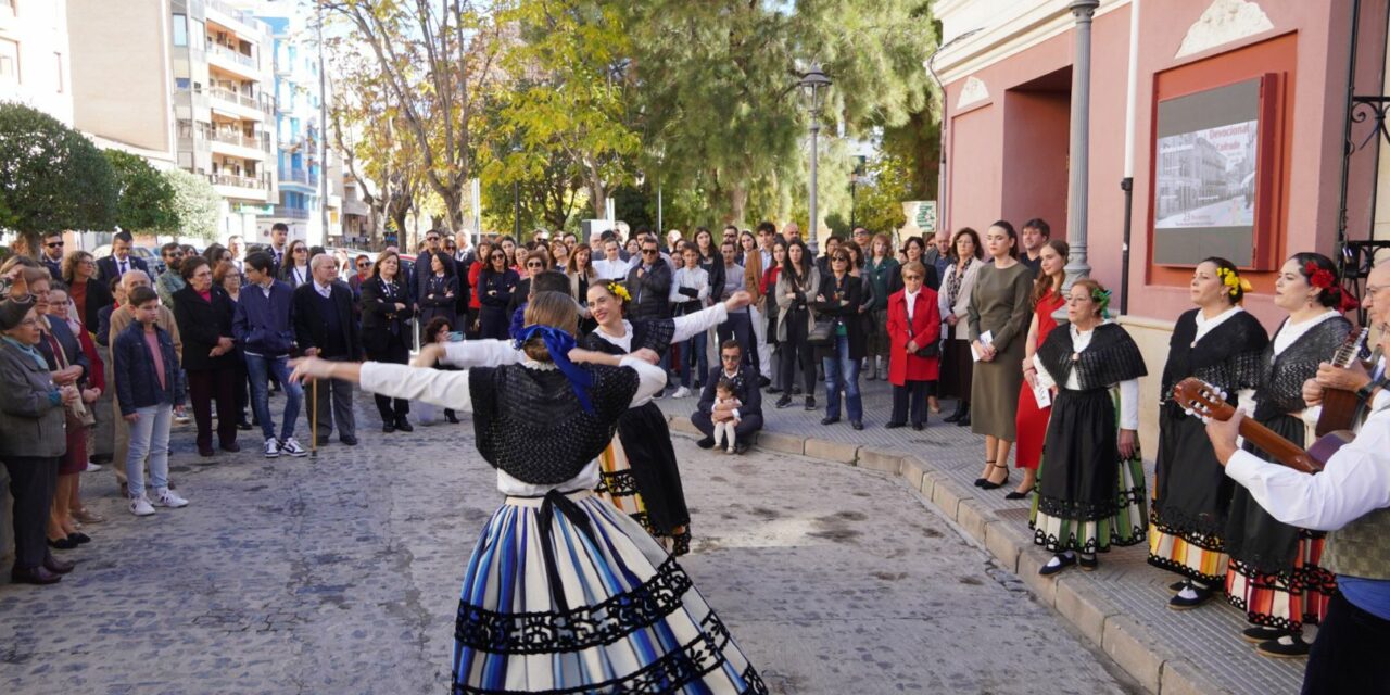 Coros y Danzas abre el concierto de la AJAM ‘Músicas sen fronteiras’