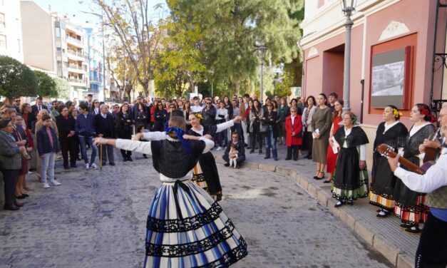 Coros y Danzas abre el concierto de la AJAM ‘Músicas sen fronteiras’