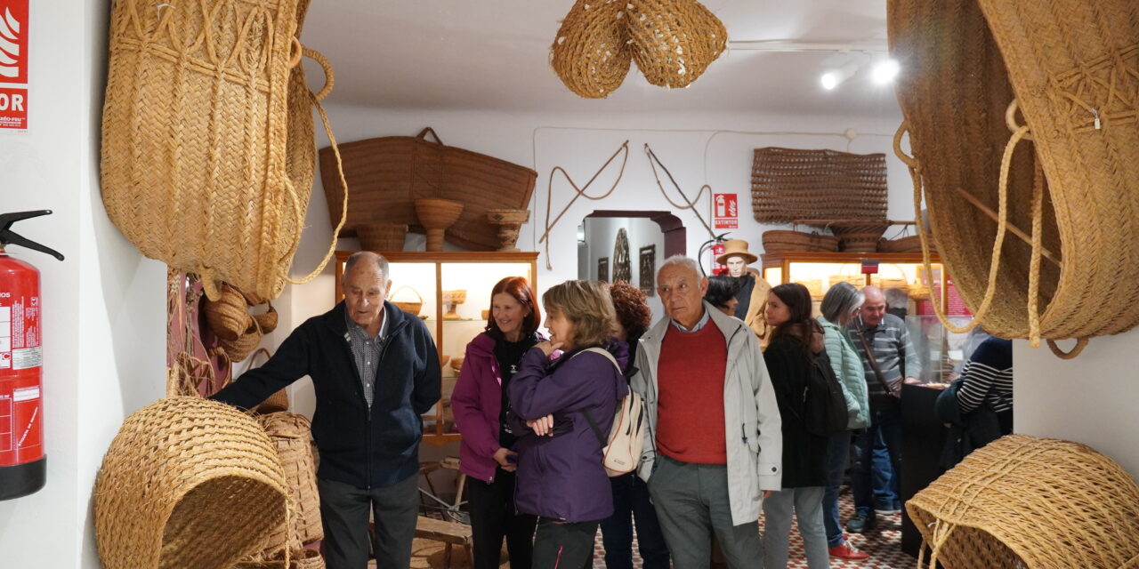 Casi un centenar de personas se reúnen en Jumilla en torno a la cultura del esparto