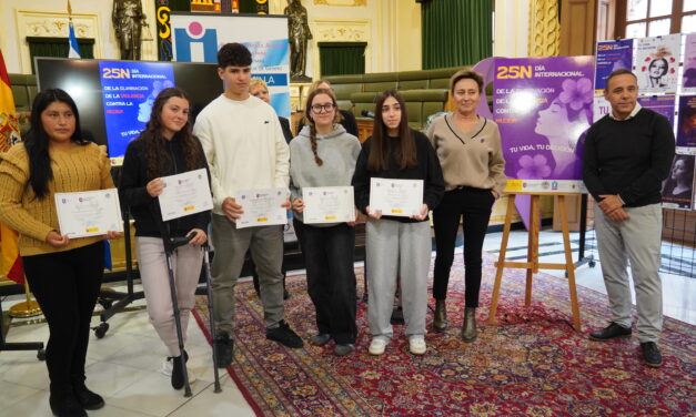 Política Social entrega los premios de cortos y carteles con motivo de los actos del 25N