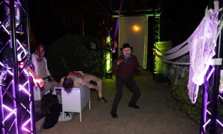 Los Inestables abren un pasaje del terror en la pedanía de La Estacada