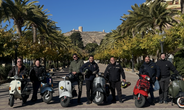 El club de Jumilla recibe a miembros del V.C. Los Chatos Murcianos Vespa