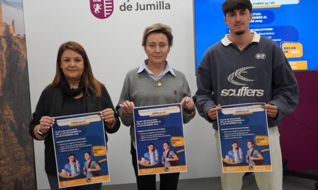 El Ayuntamiento renueva las becas de transporte a estudiantes y abre la convocatoria al territorio nacional